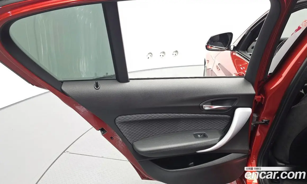 BMW 1 серия 2018 2.0 автомат (гидро), фото 15