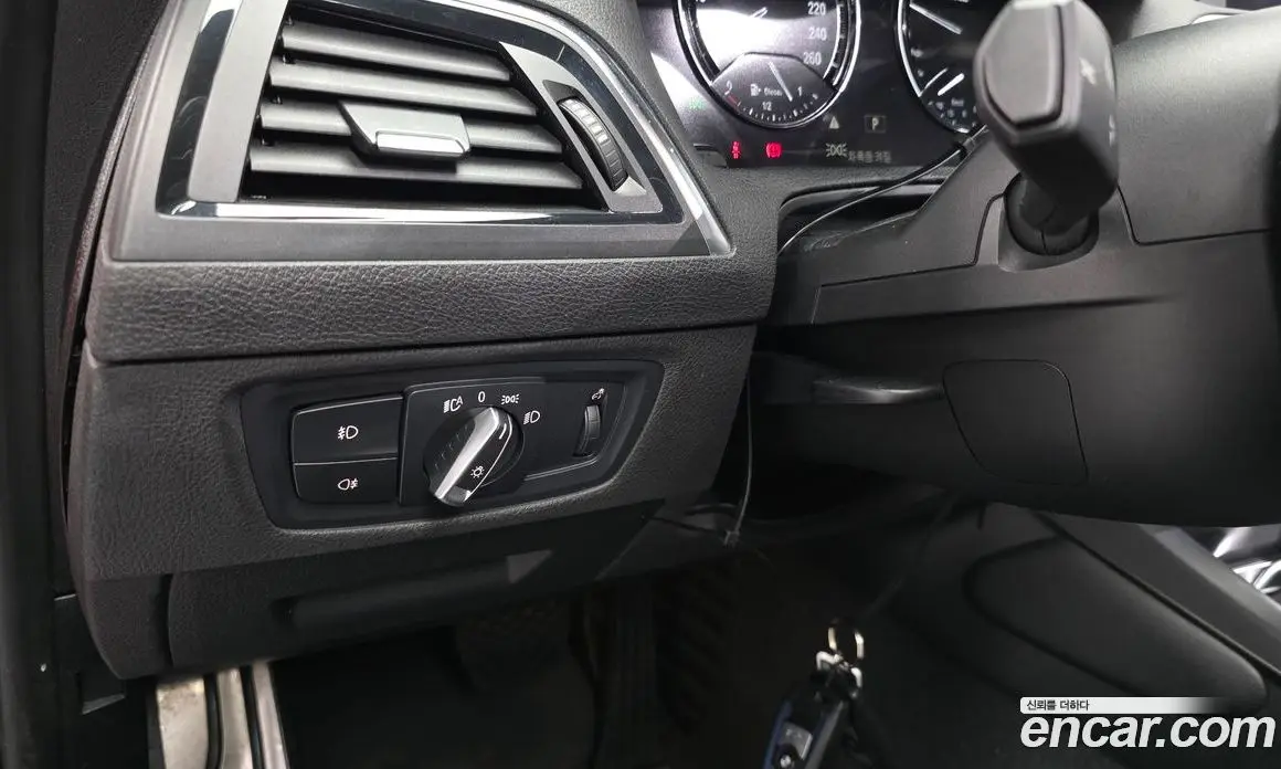 BMW 1 серия 2018 2.0 автомат (гидро), фото 27