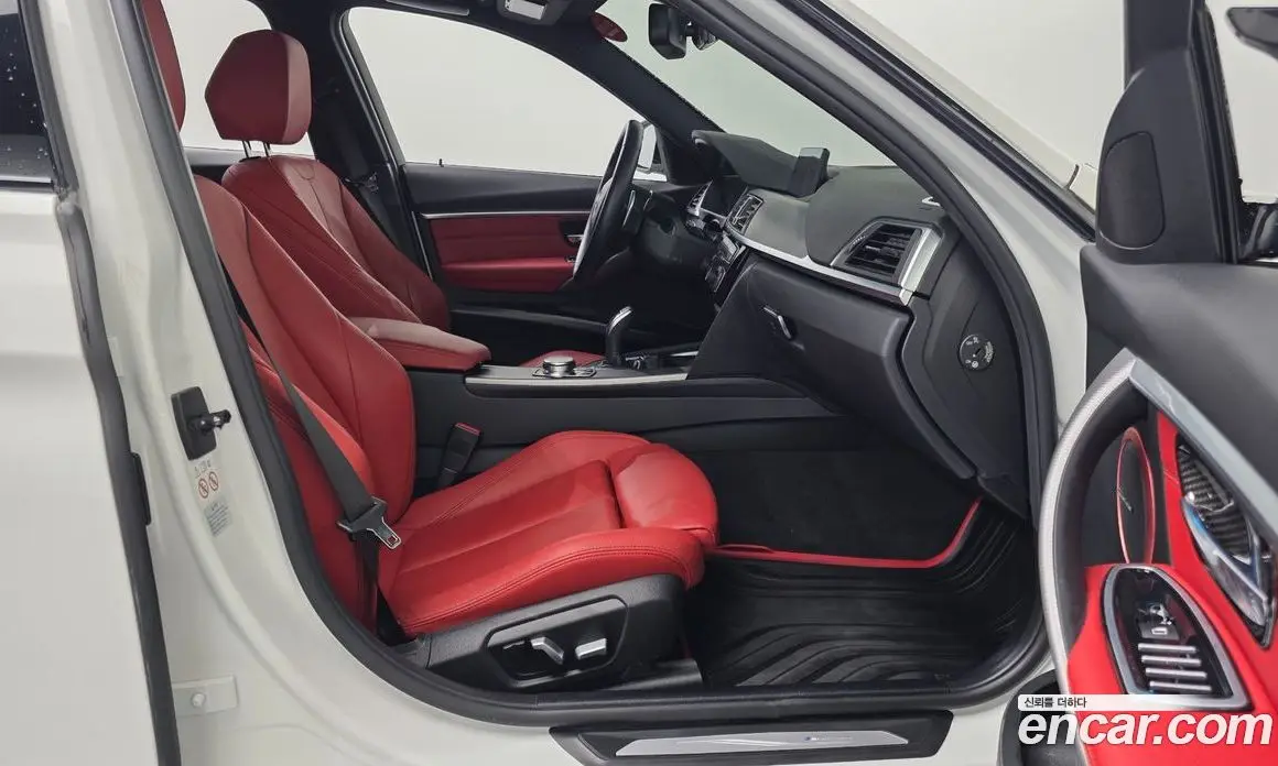 BMW 3 серия 2018 2.0 автомат (гидро), фото 17