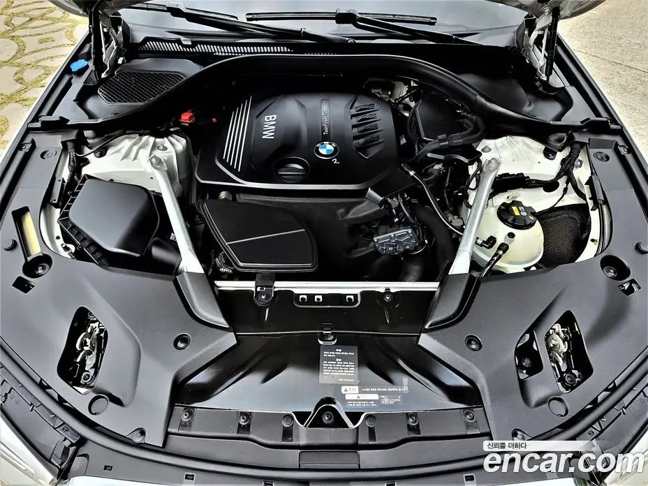 BMW 5 серия 2018 2.0 автомат (гидро), фото 6