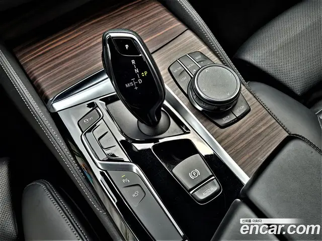 BMW 5 серия 2018 2.0 автомат (гидро), миниатюра 9