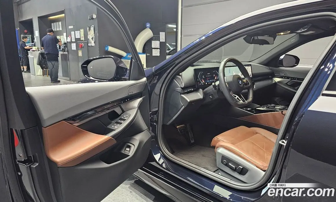 BMW 5 серия 2023 2.0 автомат (гидро), фото 13