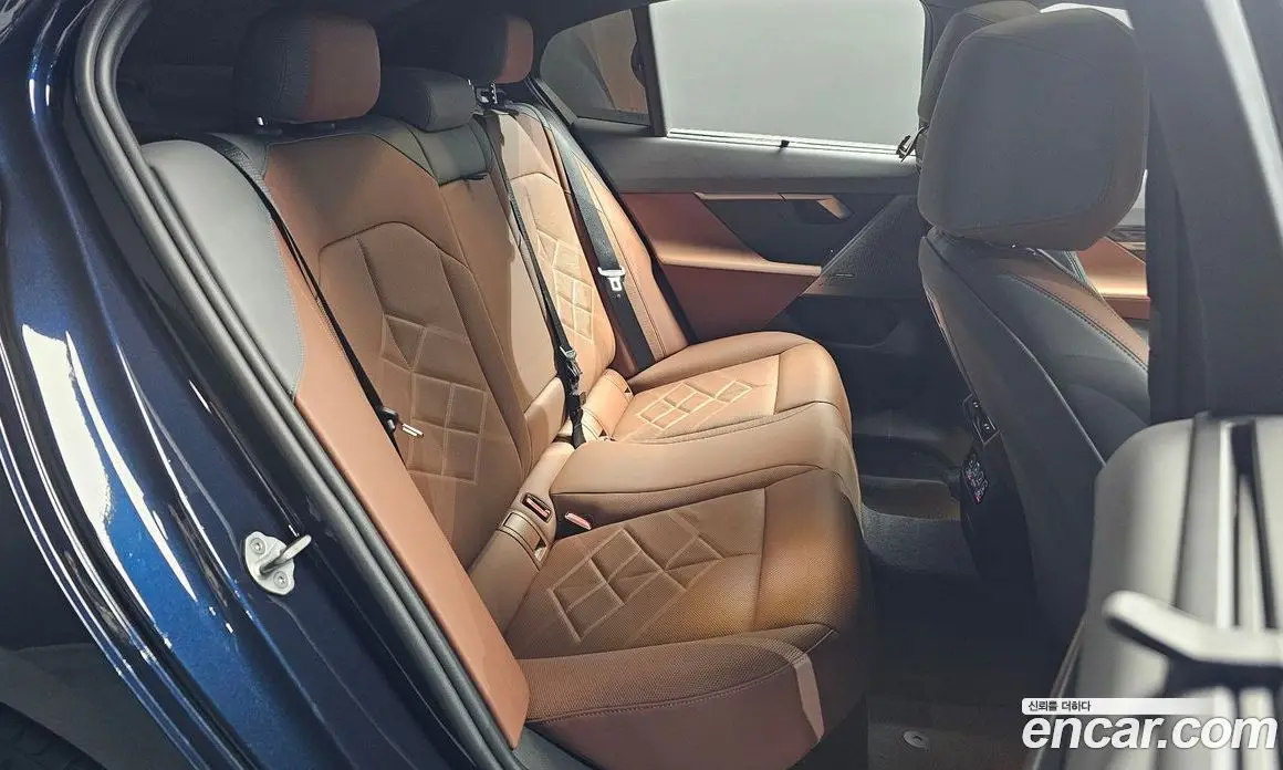 BMW 5 серия 2023 2.0 автомат (гидро), фото 17