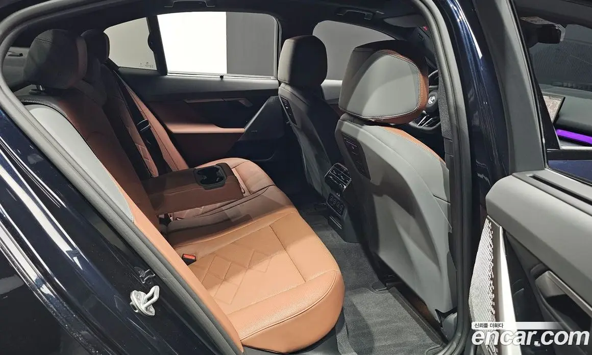 BMW 5 серия 2025 2.0 автомат (гидро), фото 17