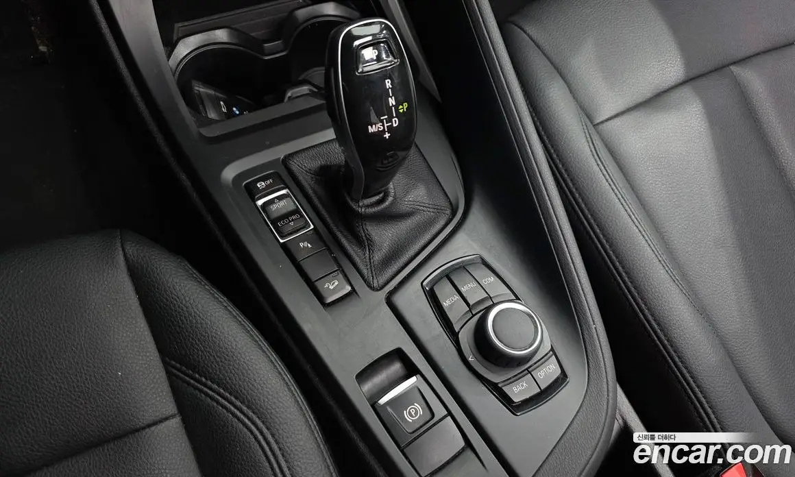 BMW X1 2018 2.0 автомат (гидро), фото 12