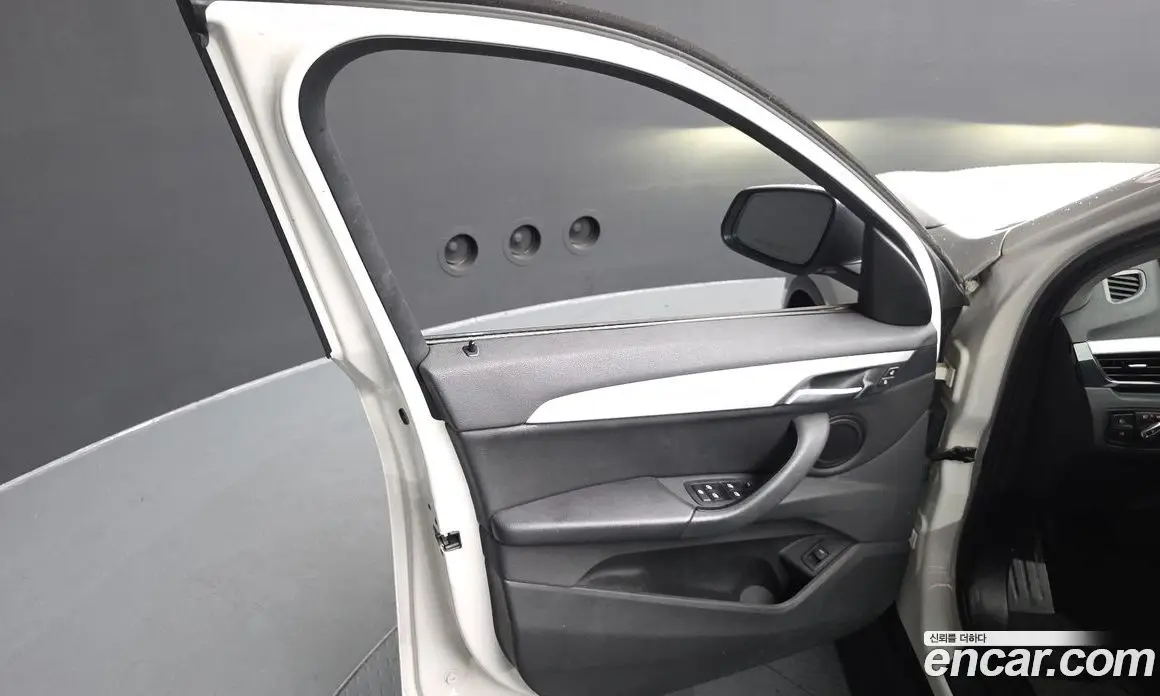 BMW X1 2018 2.0 автомат (гидро), фото 14
