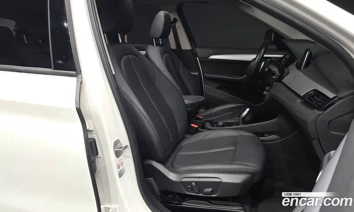 BMW X1 2018 2.0 автомат (гидро), фото 17
