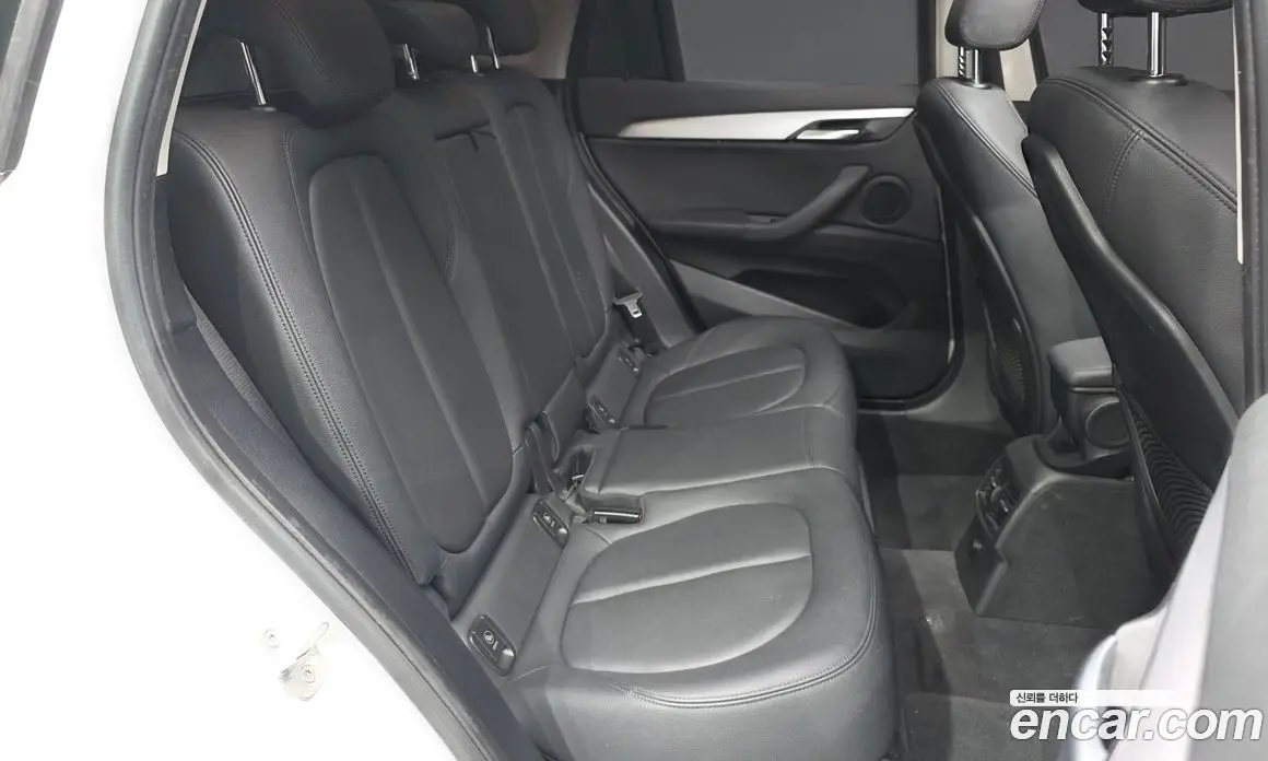 BMW X1 2018 2.0 автомат (гидро), фото 18