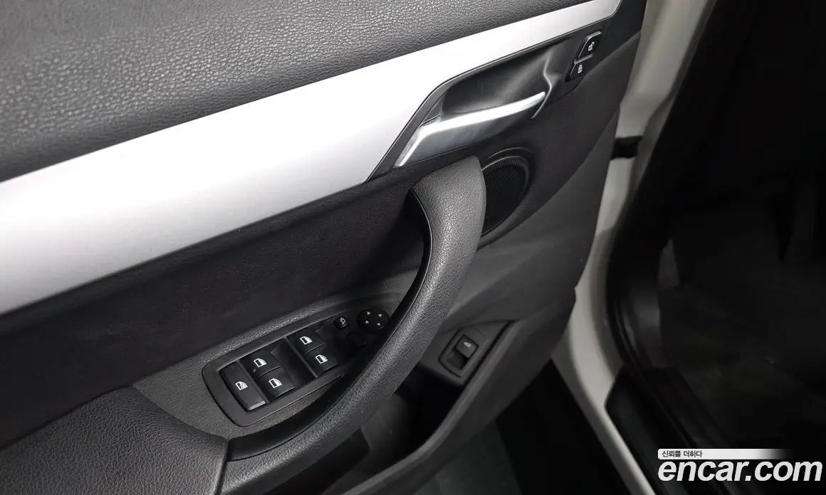BMW X1 2018 2.0 автомат (гидро), фото 28