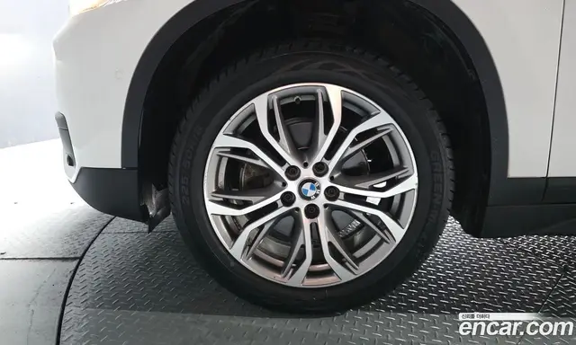 BMW X1 2018 2.0 автомат (гидро), миниатюра 5