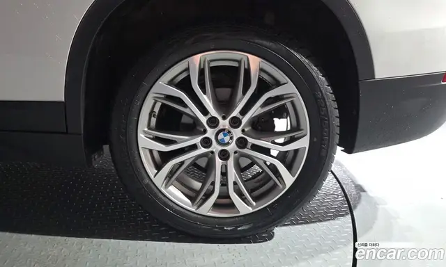 BMW X1 2018 2.0 автомат (гидро), миниатюра 7