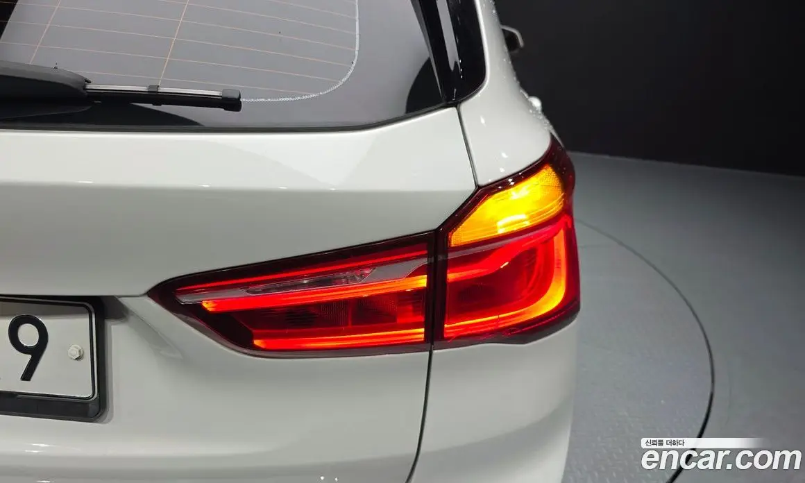 BMW X1 2018 2.0 автомат (гидро), фото 9