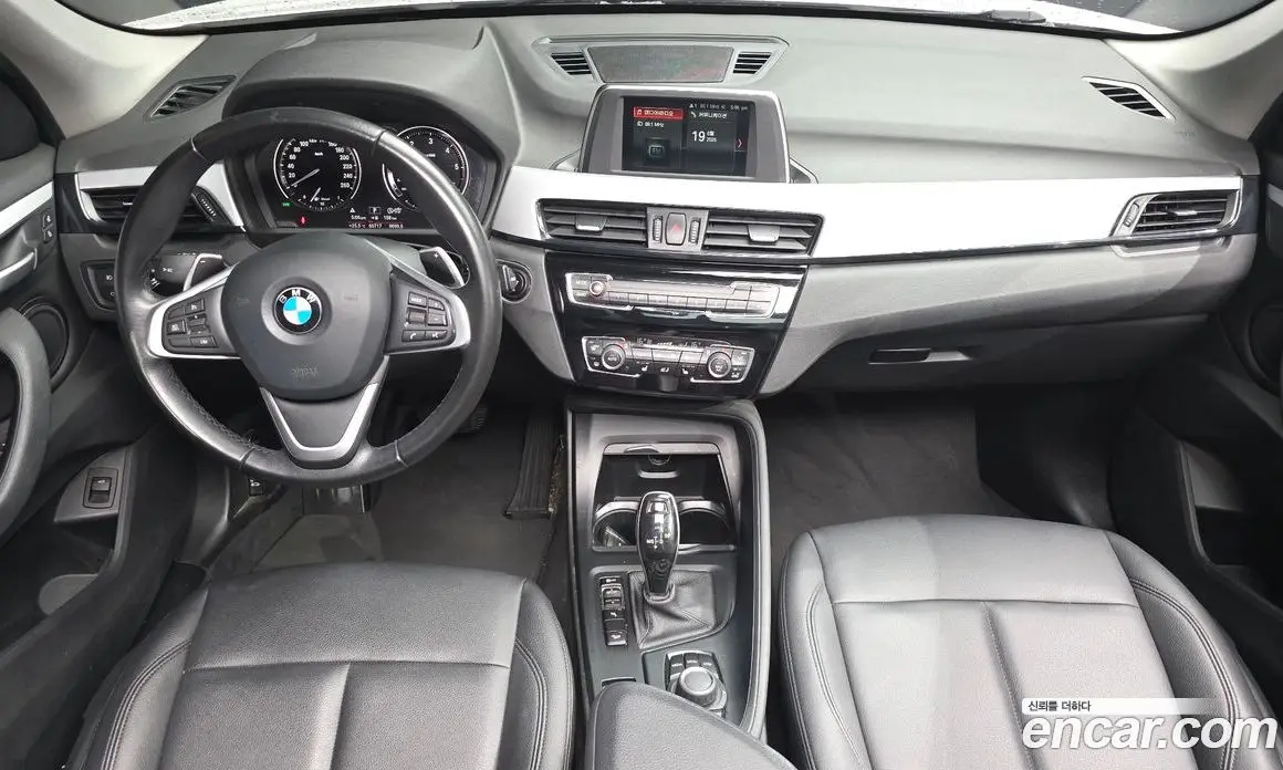BMW X1 2018 2.0 автомат (гидро), фото 10