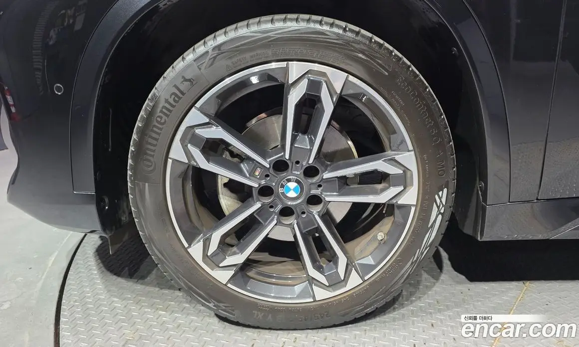 BMW X1 2023 2.0 автомат (гидро), фото 4