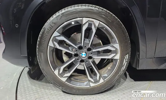 BMW X1 2023 2.0 автомат (гидро), миниатюра 4