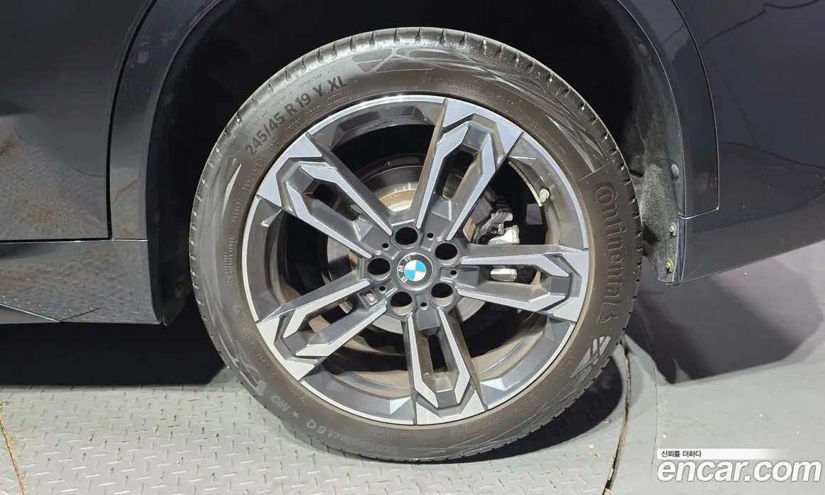 BMW X1 2023 2.0 автомат (гидро), фото 6