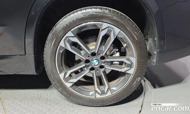 BMW X1 2023 2.0 автомат (гидро), миниатюра 6