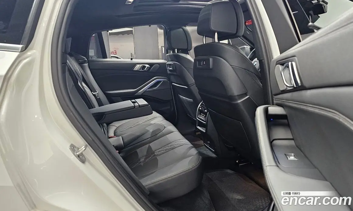 BMW X6 2023 3.0 автомат (гидро), фото 16