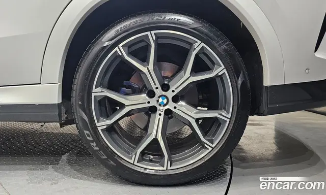 BMW X6 2023 3.0 автомат (гидро), миниатюра 6