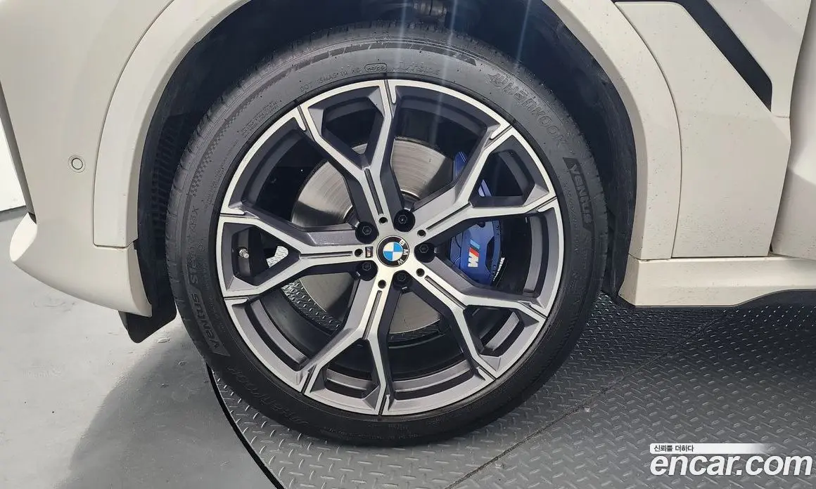 BMW X6 2023 3.0 автомат (гидро), фото 5