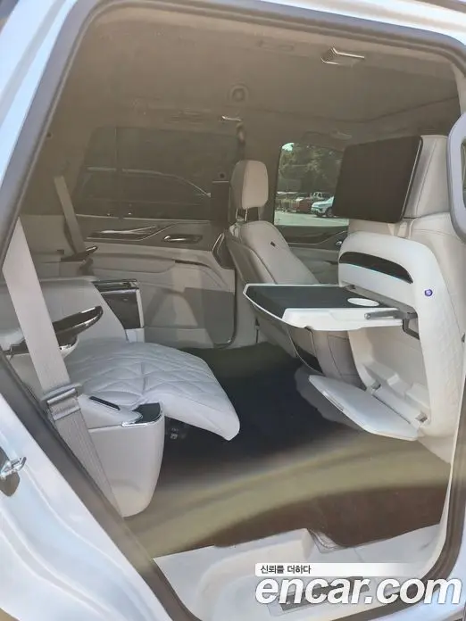 Cadillac Escalade 2022 6.2 автомат (гидро), фото 15 Cadillac Escalade 2022 6.2 автомат (гидро), фото 15