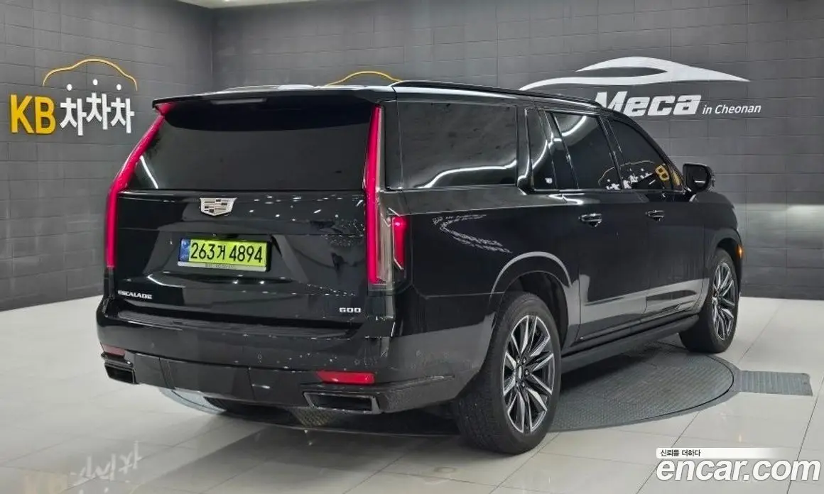 Cadillac Escalade 2023 6.2 автомат (гидро), фото 3