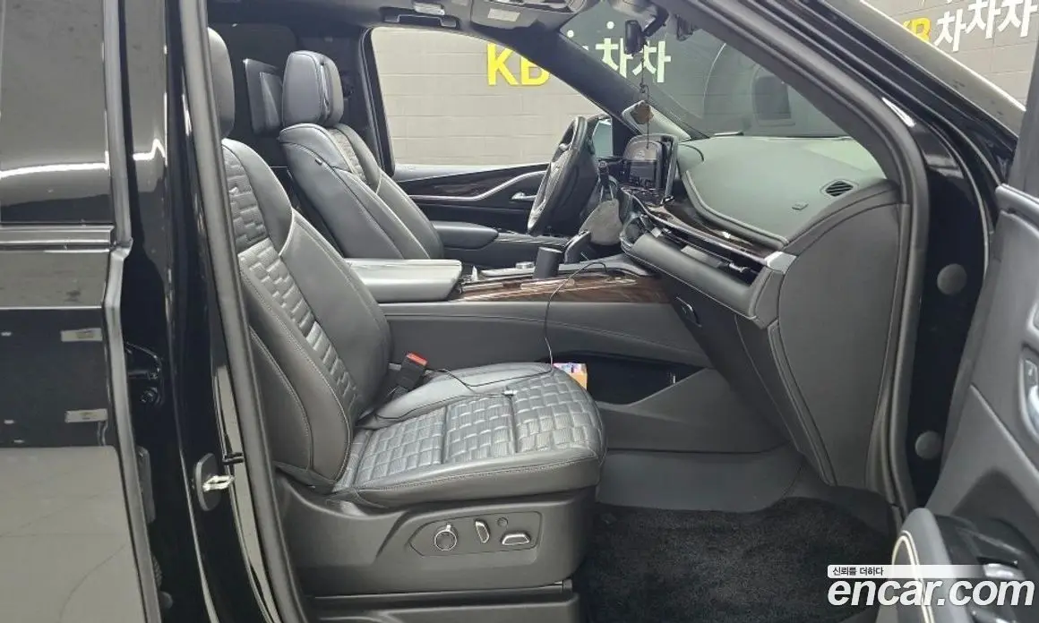 Cadillac Escalade 2023 6.2 автомат (гидро), фото 8