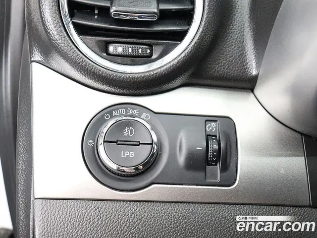 Chevrolet Orlando 2013 2.0 автомат (гидро), миниатюра 11