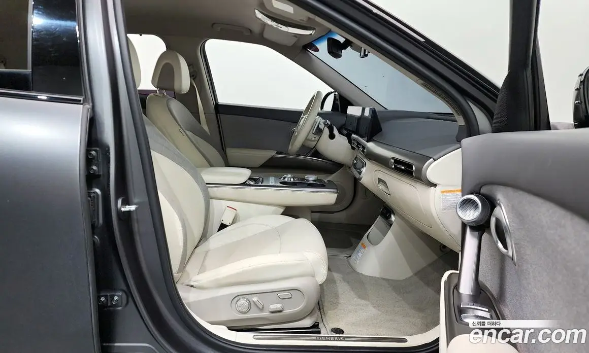 Genesis GV60 2022 0.1 автомат (гидро), фото 11