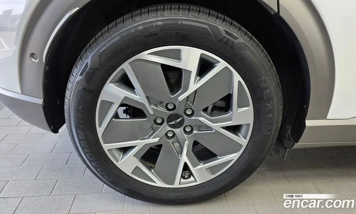 Genesis GV60 2022 0.1 автомат (гидро), фото 5