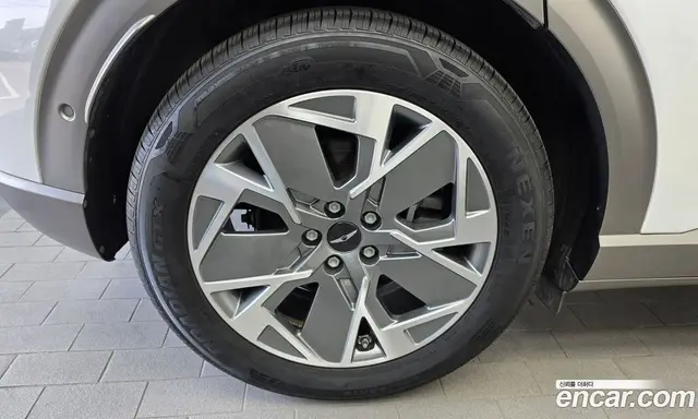 Genesis GV60 2022 0.1 автомат (гидро), миниатюра 5