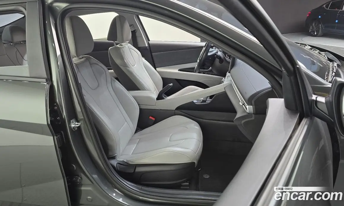 Hyundai Avante 2021 1.6 автомат (гидро), фото 12
