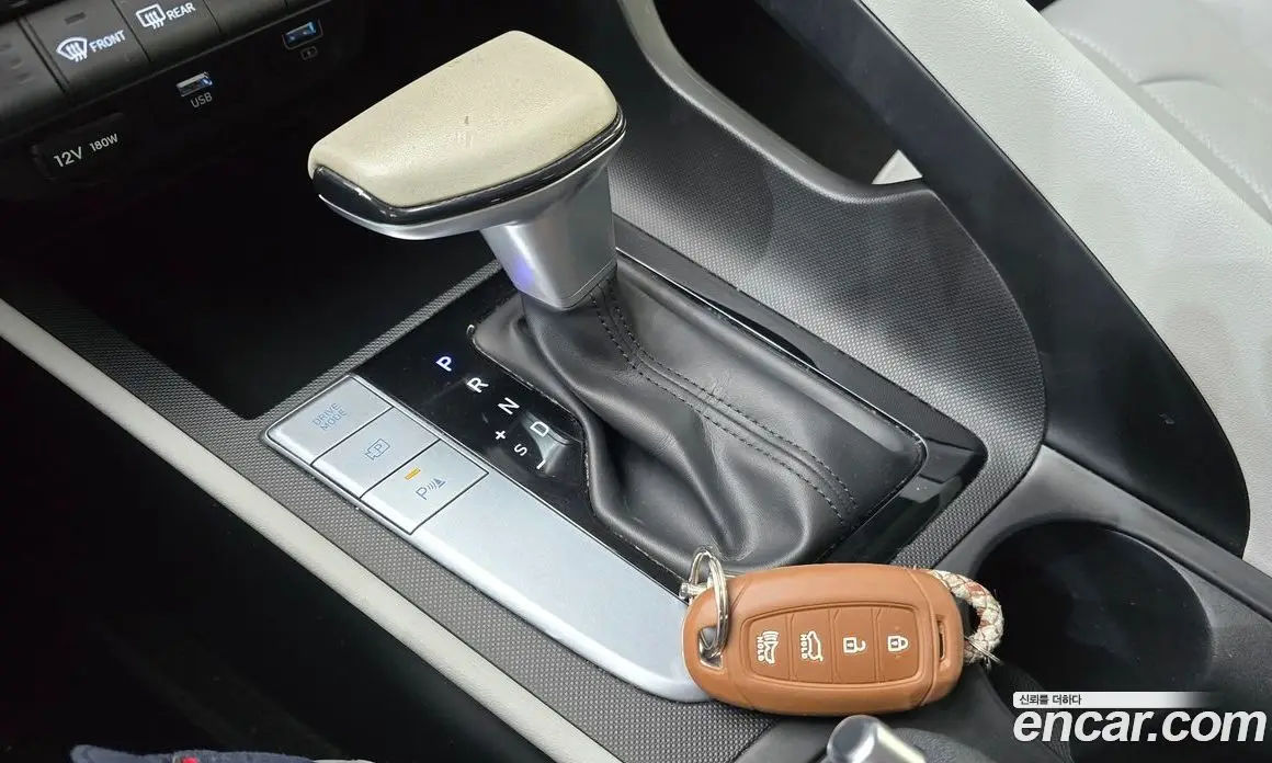 Hyundai Avante 2021 1.6 автомат (гидро), фото 9