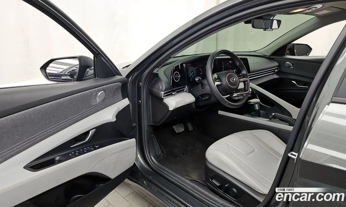 Hyundai Avante 2021 1.6 автомат (гидро), фото 13