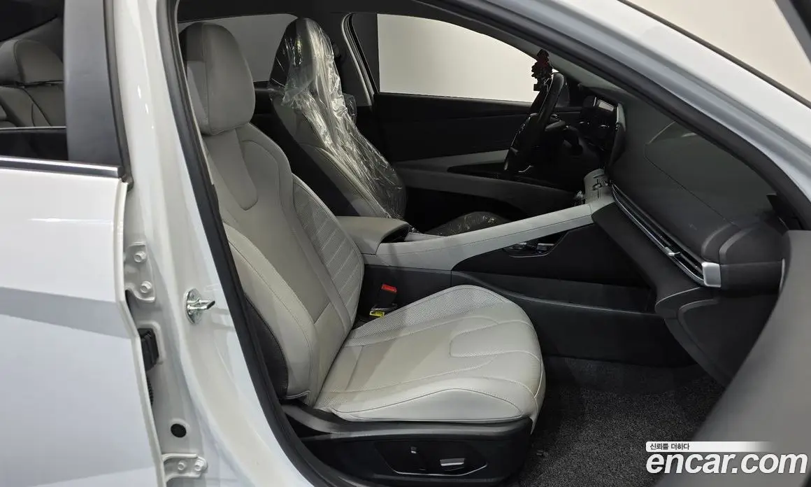 Hyundai Avante 2022 1.6 автомат (гидро), фото 16