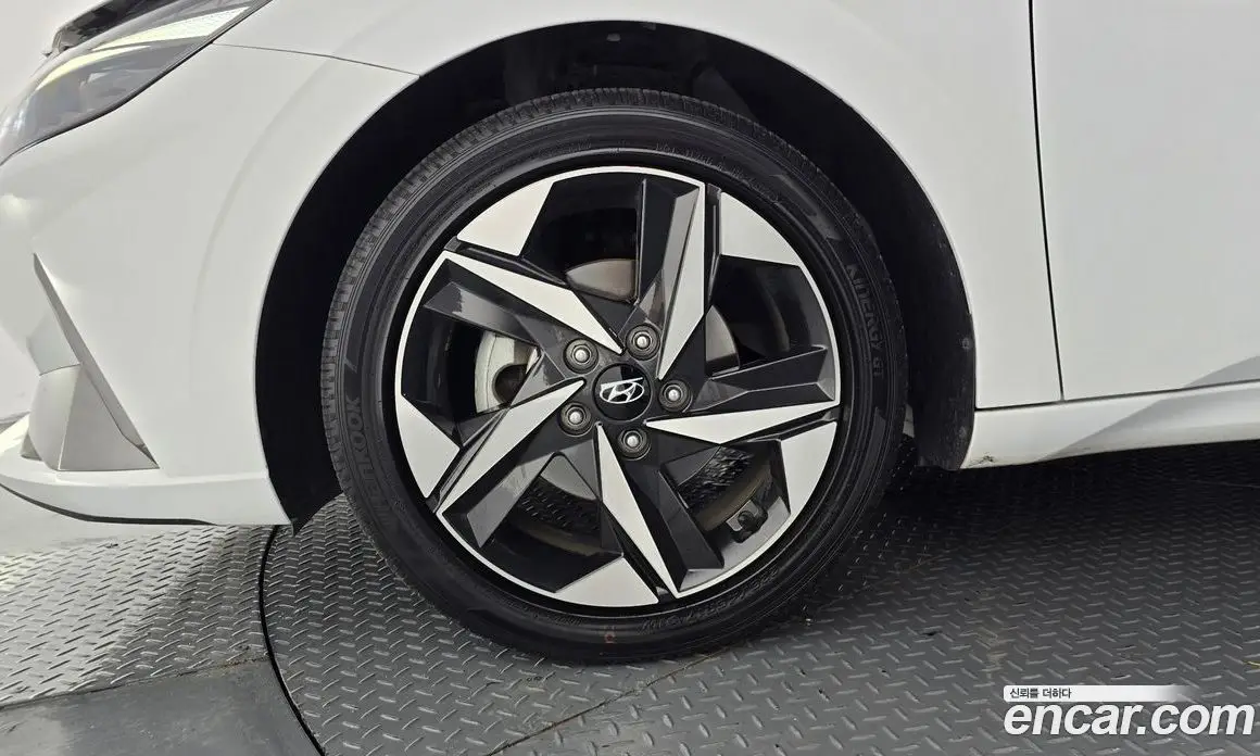 Hyundai Avante 2022 1.6 автомат (гидро), фото 5