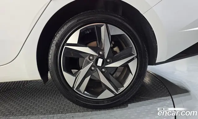 Hyundai Avante 2022 1.6 автомат (гидро), миниатюра 7