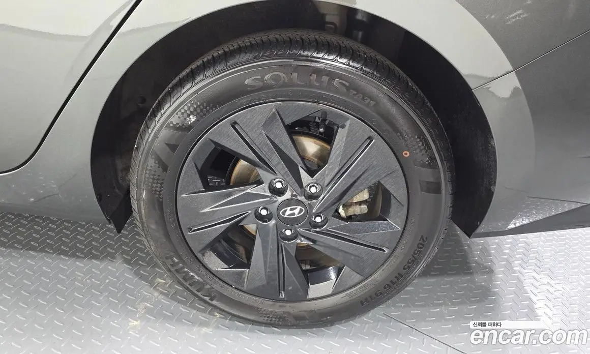 Hyundai Avante 2023 1.6 автомат (гидро), фото 7