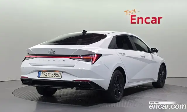 Hyundai Avante 2023 1.6 автомат (гидро), миниатюра 2