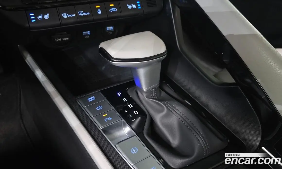 Hyundai Avante 2023 1.6 автомат (гидро), фото 12