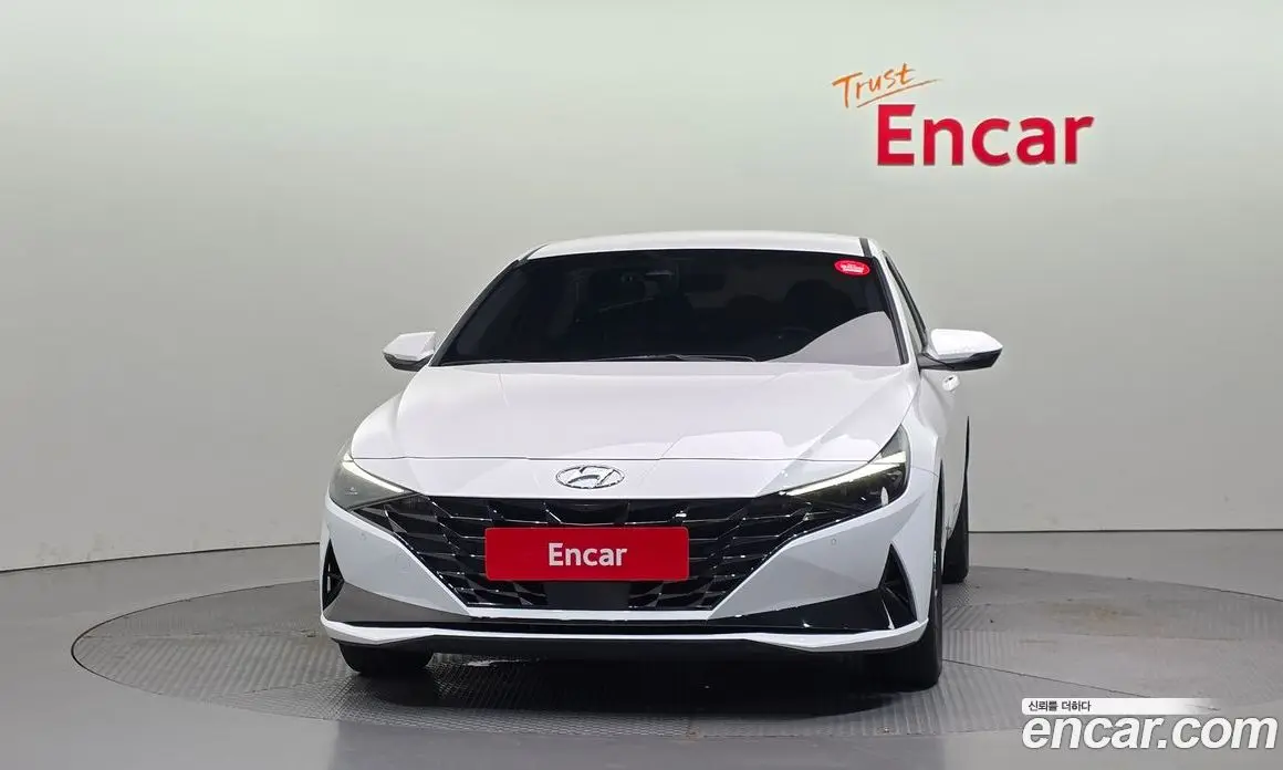Hyundai Avante 2023 1.6 автомат (гидро), фото 3