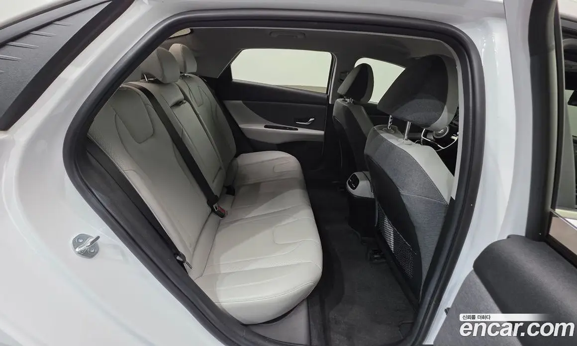 Hyundai Avante 2023 1.6 автомат (гидро), фото 24