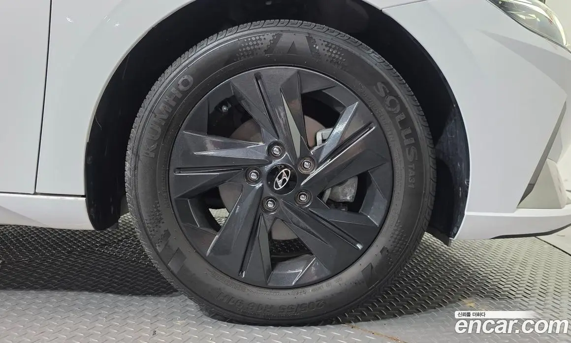 Hyundai Avante 2023 1.6 автомат (гидро), фото 5