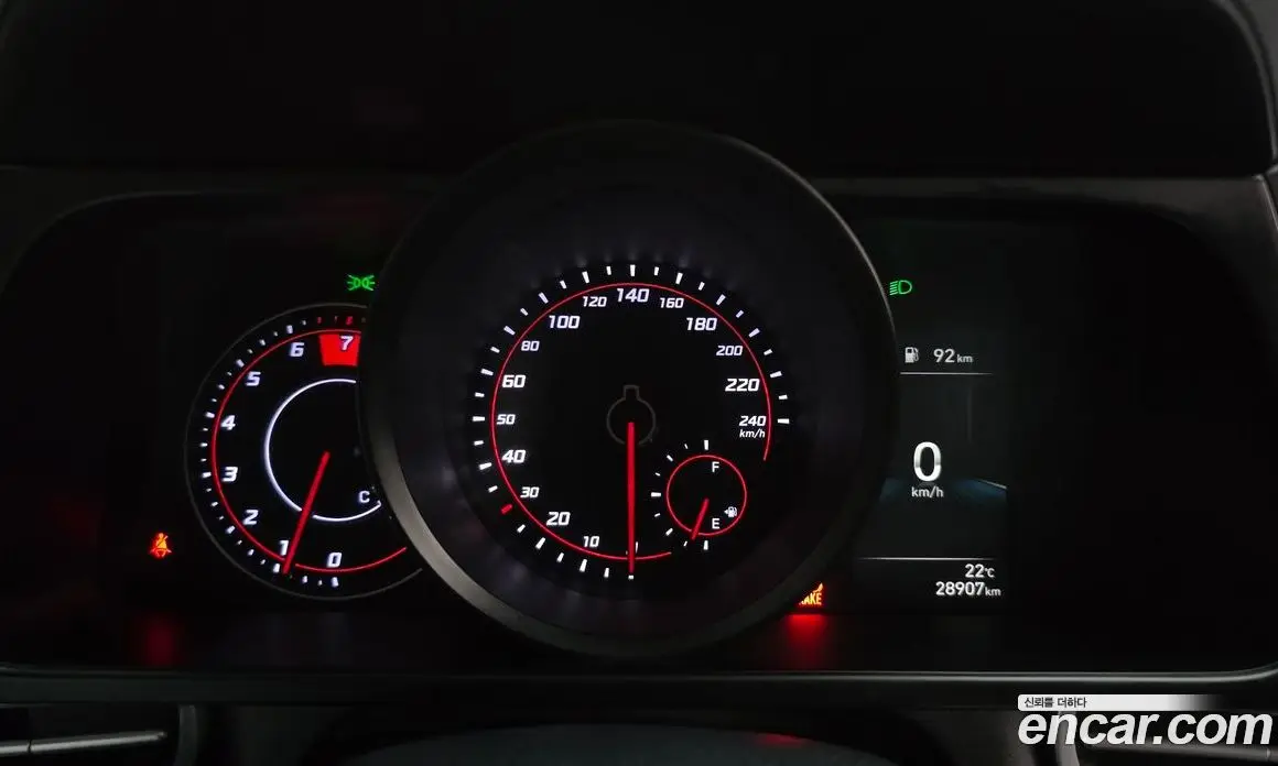 Hyundai Avante 2023 1.6 автомат (гидро), фото 11