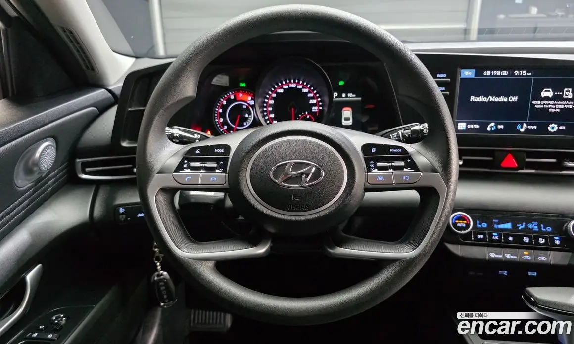 Hyundai Avante 2023 1.6 автомат (гидро), фото 18