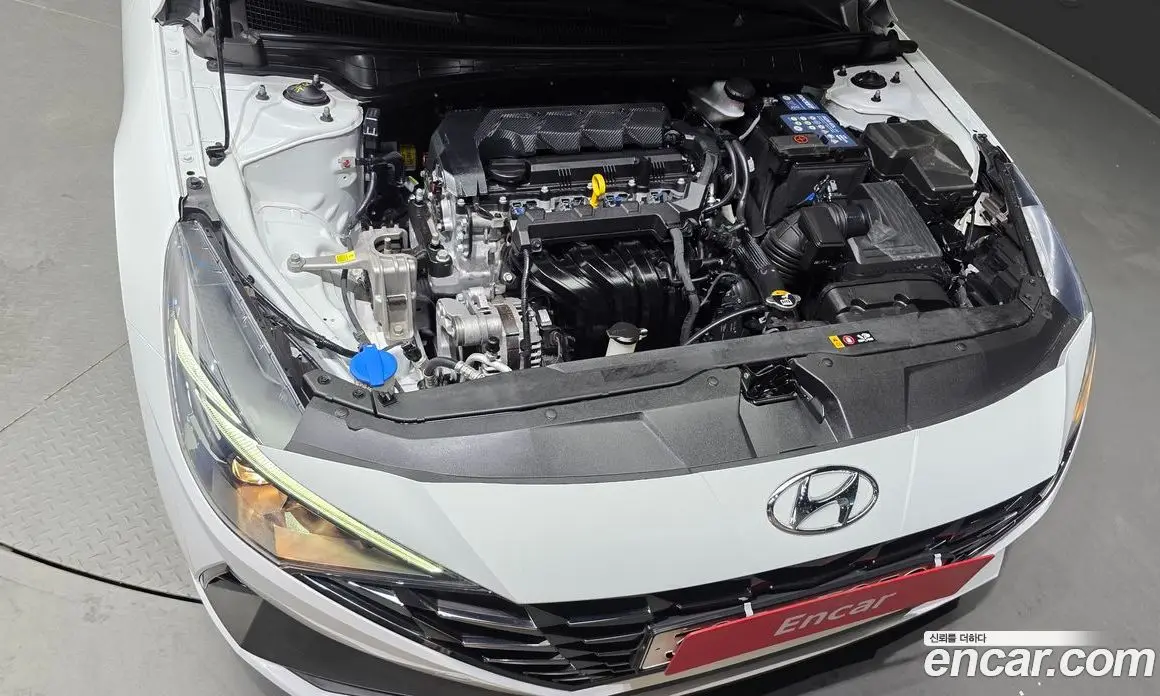 Hyundai Avante 2023 1.6 автомат (гидро), фото 6