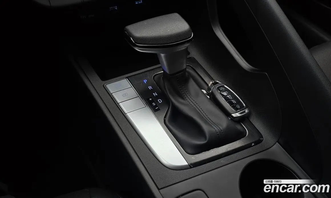 Hyundai Avante 2023 1.6 автомат (гидро), фото 12