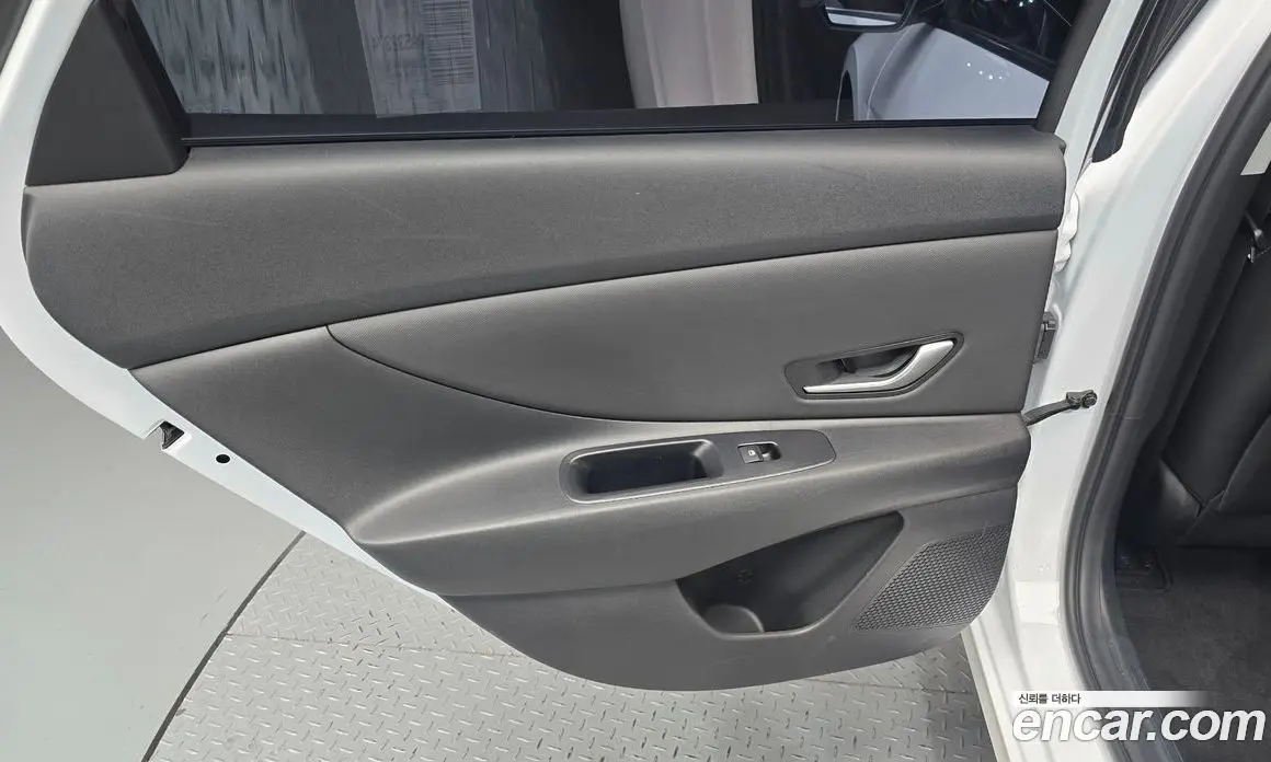 Hyundai Avante 2023 1.6 автомат (гидро), фото 15