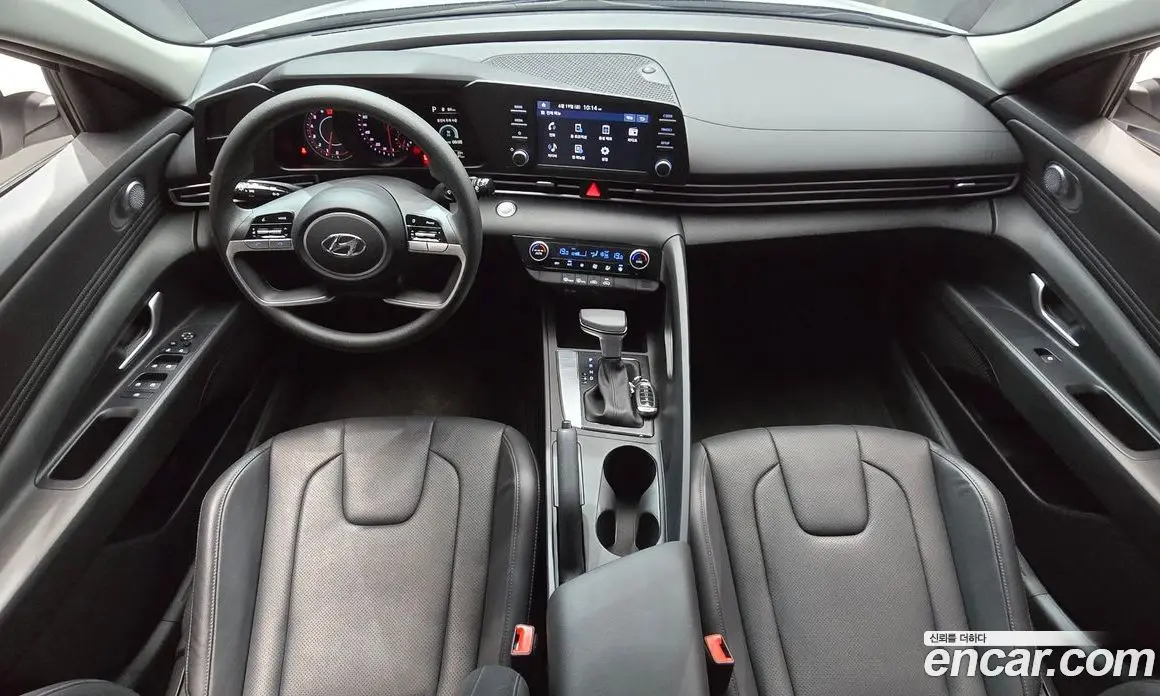 Hyundai Avante 2023 1.6 автомат (гидро), фото 10