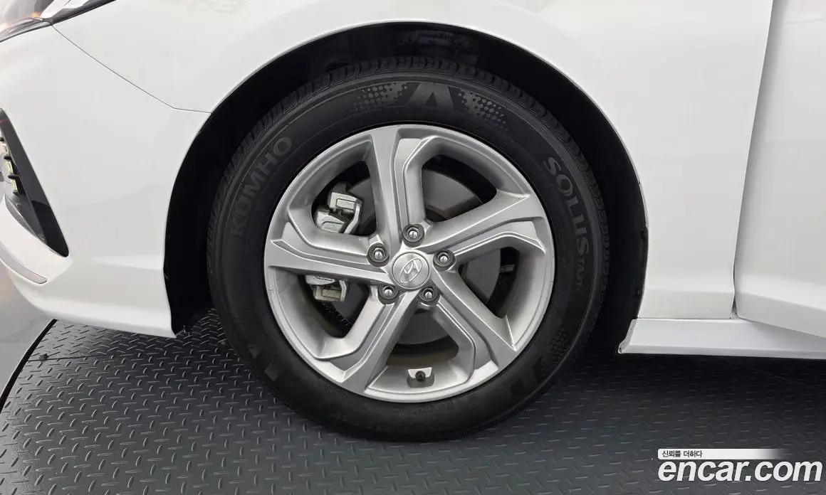 Hyundai Sonata 2019 2.0 автомат (гидро), фото 5